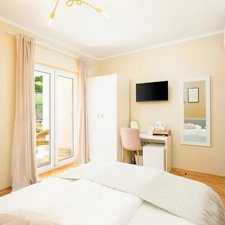 Klaric - Bed & Breakfast 4*